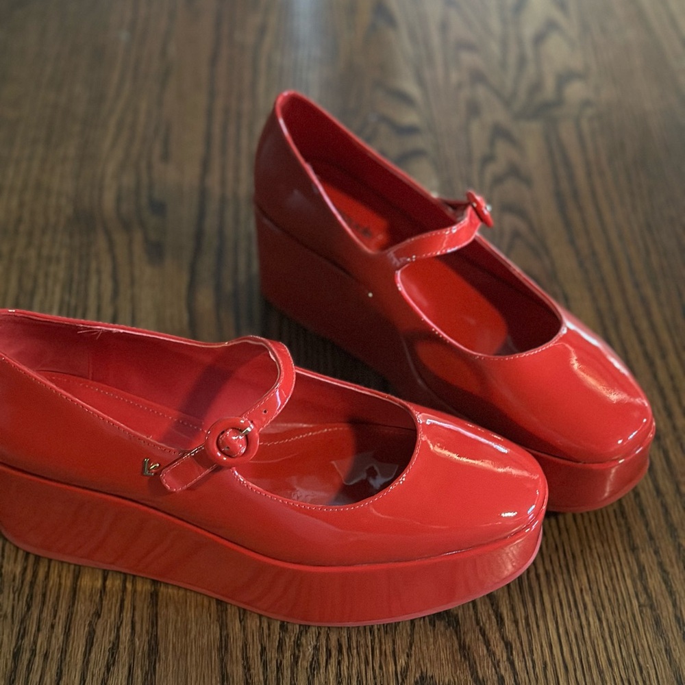 Larroude Blair Platform Mary Jane Shoes in Scarlet patent leather size 8.5 NWT
